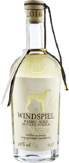 Een fles Windspiel, uit het schap in de winkel in Bathmen