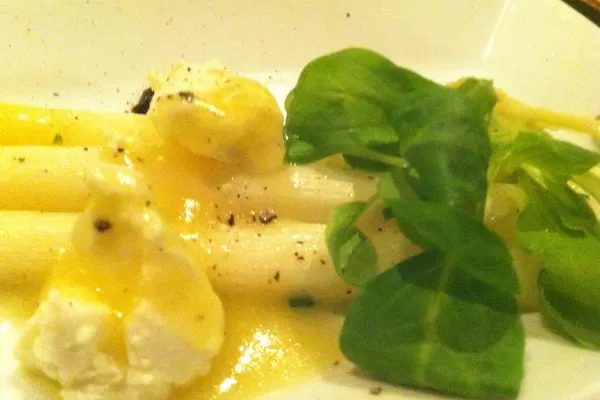 Asperges met ham en ei