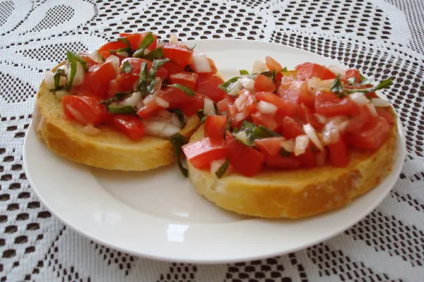 Bruschetta met tomaat en basilicum