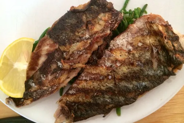 Gegrilde makreel met rabarber