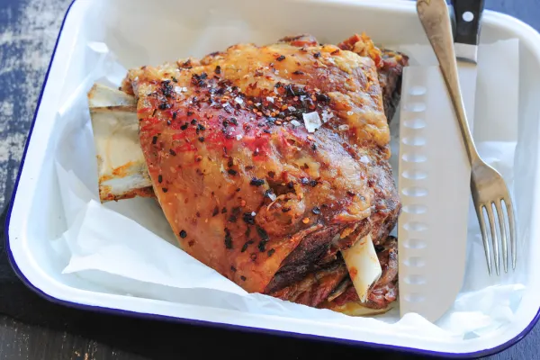 Lamsschouder uit de oven met tijm