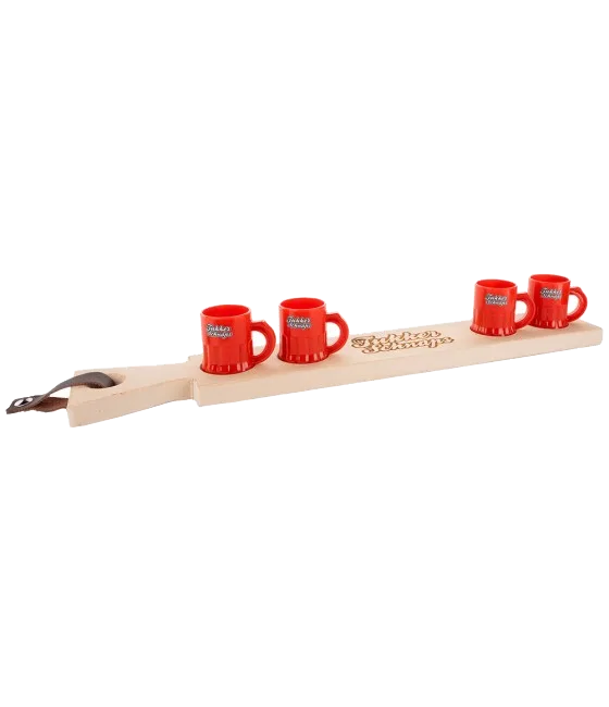 Tukker Schnaps plank met shotglaasjes, fles bij slijterij t Bockje in Bathmen