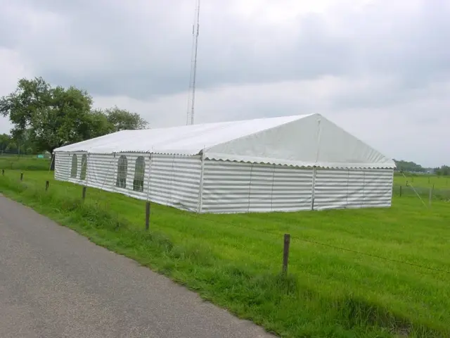Partytent 10 meter, foto 2 van 8