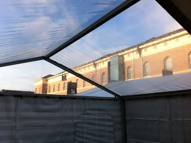 Foto van tenten met transparant dak, foto 6 van 13