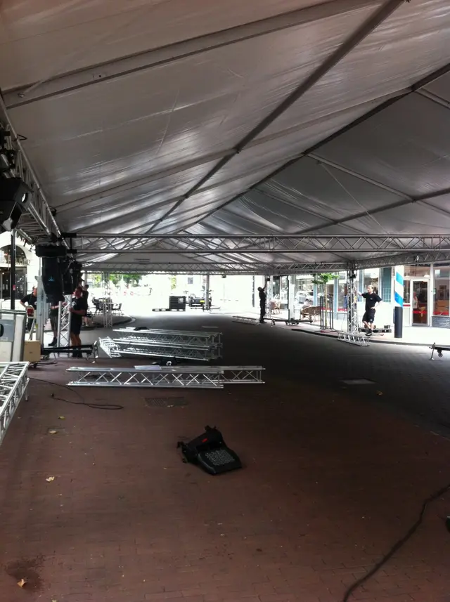 Trusstent 10 × 20 meter, foto 3 van 7