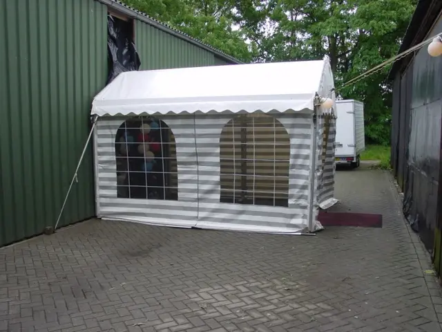Partytent 3 meter, foto 1 van 8