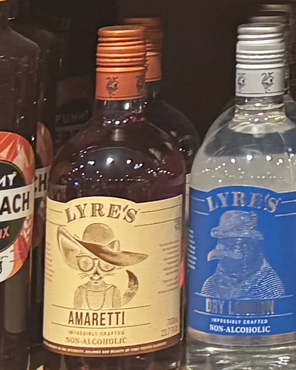 De alcoholvrije likeuren in de winkel aan de Brink in Bathmen